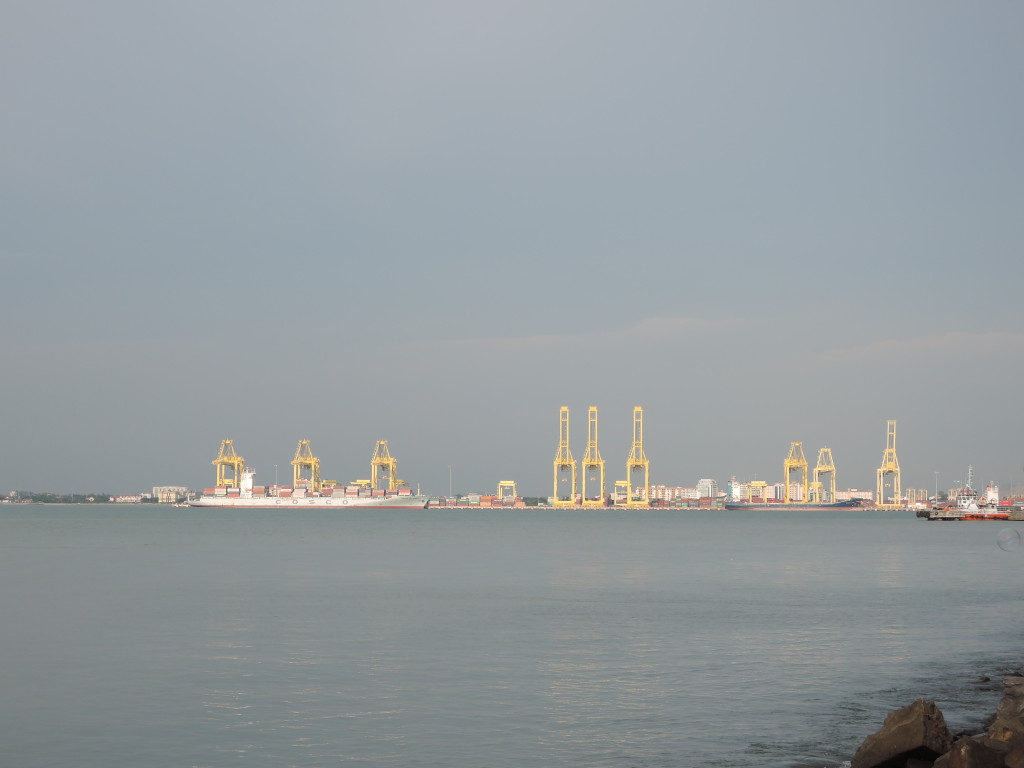 Blick über die Strasse von Malakka ans Festland