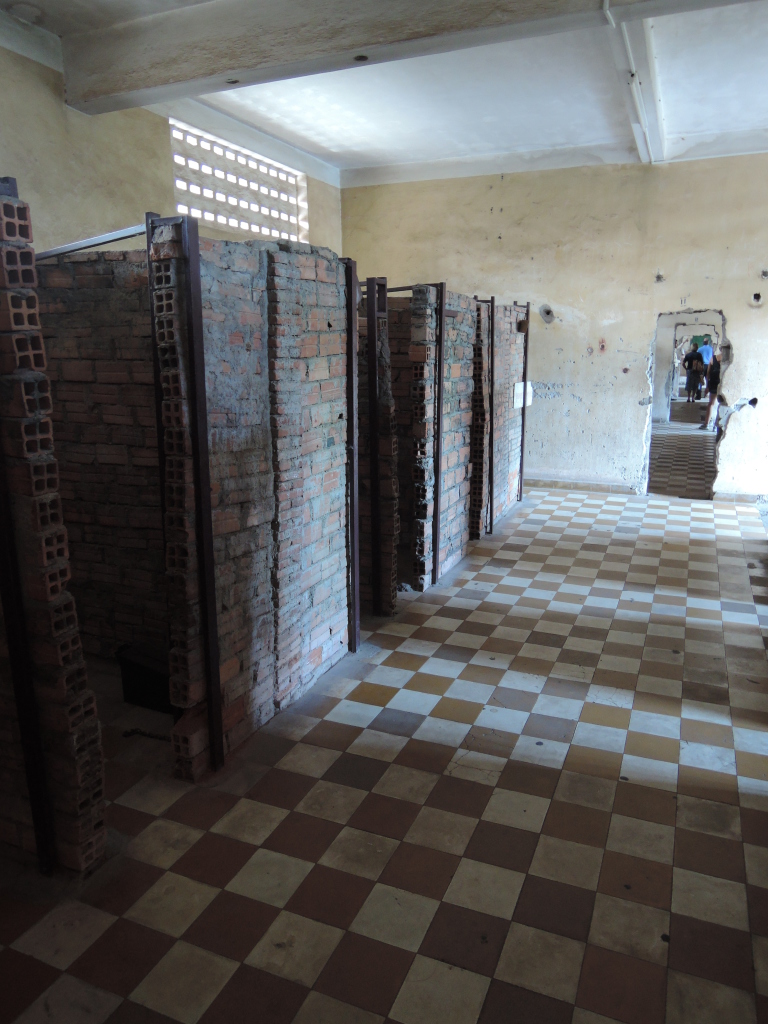 Einige der notdürftig zusammengezimmerten Einzelzellen