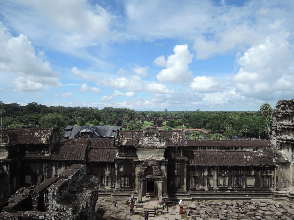 Wie die anderen Anlagen auch ist Angkor Wat ziemlich weitläufig, wurde zu ihrer Blütezeit von tausenden von Menschen bewohnt