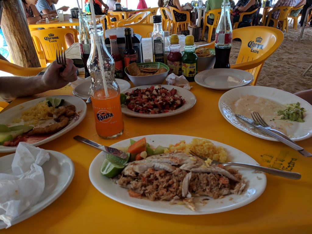 Nach Merida noch kurz in Celestun auf ein gefülltes Fischfilet, Crevetten Cocktail & Octopus Ceviche vorbeigeschaut