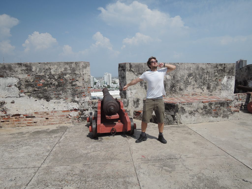 Kanonier Beat feuert unvorsichtigerweise (zu meiner Verteidigung: in die früher dort nicht existierende) Stadt hinein