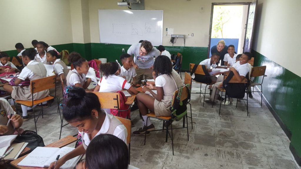 Etwa die Hälfte des Klassenzimmers, Modus Gruppenarbeit